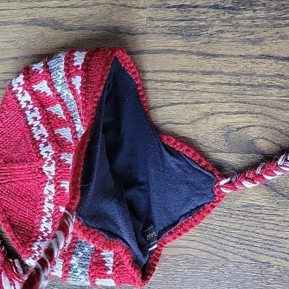 Wool Nordic Handknit Unisex Made in Nepal Red White Gray Winter Hat Tassels New - Picture 3 of 11
